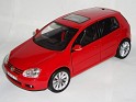 1:18 - Bburago - Volkswagen - Golf MKV - 2003 - Red - Tuning - A model customized by me - 0